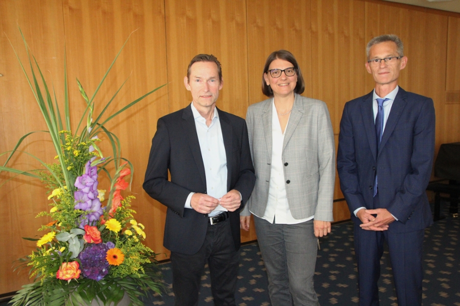 Prof. Dr. med. Claus Weiss, Prof. Dr. Birgit Aßmus, Prof. Dr. Thomas Neumann von links nach rechts